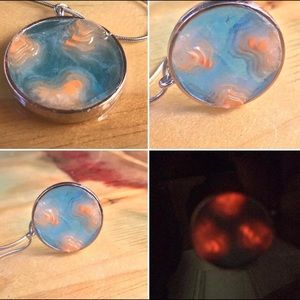 The Islands 
Resin medal, Luminous handmade.